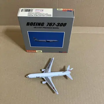 Star Jets 1/500 JAL B767-300 JA8234
