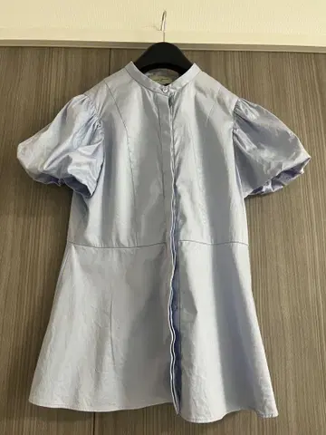 UNITED ARROWS 라이트 블루 퍼프 슬리브 셔츠
