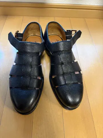 잘란 스리와야 구르카 샌들 블랙 98819 BLACK
