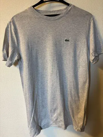 LACOSTE 그레이 T셔츠 사이즈 2