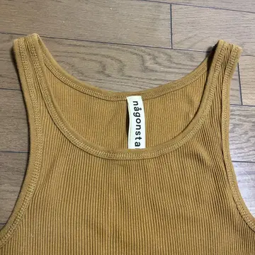 nagonstans 나곤스탠스 탱크탑 브라운 차색