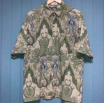 새상품급 BATIK 올 패턴 셔츠 반팔 L 말레이시아