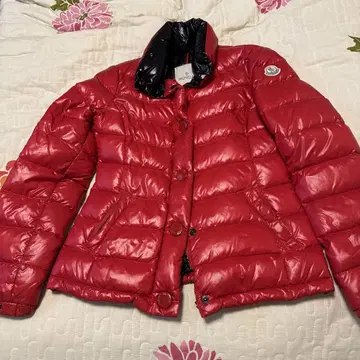 MONCLER 레드 다운 자켓