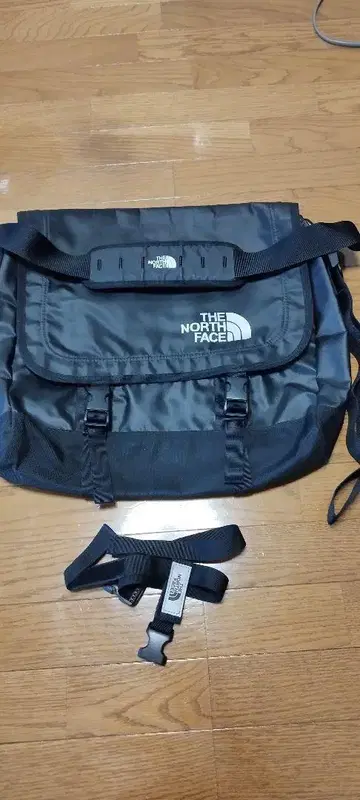THE NORTH FACE 메신저 백 블랙