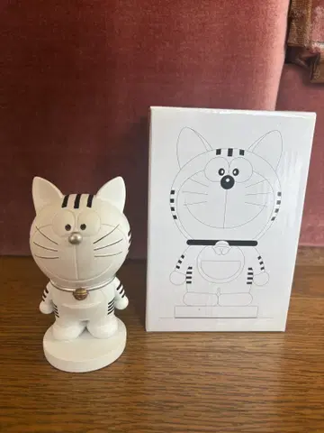 도라에몽 피규어 화이트