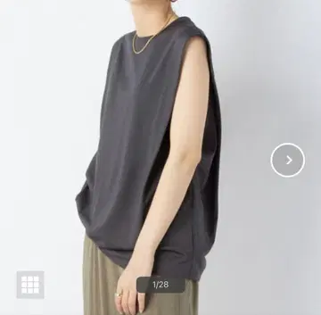 민소매 상의 차콜 그레이 민소매 턱
