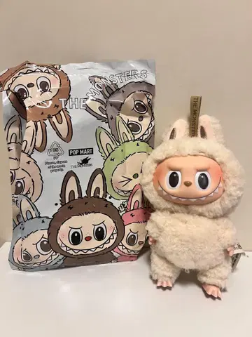 LABUBU The Monster 익사이팅 마카롱 soymilk