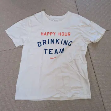 HAPPY HOUR DRINKING TEAM 티셔츠