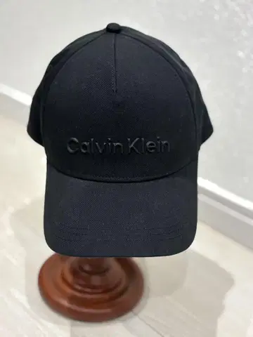 Calvin Klein 새상품급 블랙 야구 모자