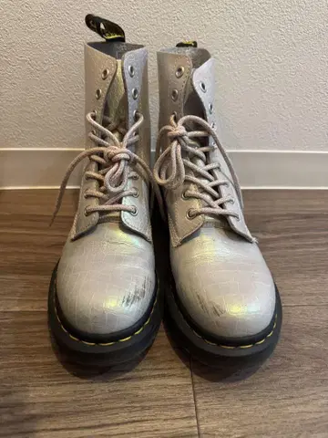 Dr. Martens 실버 하이컷 부츠