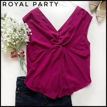 ROYAL PARTY 로얄파티 V넥 블라우스 슬리브리스