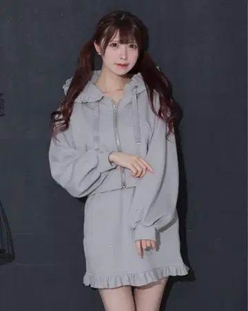pium 피움 프릴 비쥬 후드티 미니 스커트 셋업