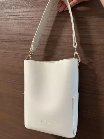 RANDEBOO 버킷 백 화이트