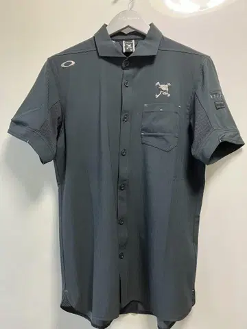 Oakley 남성용 골프 셔츠 M 블랙