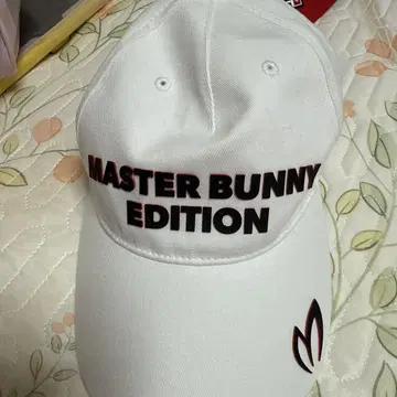 MASTER BUNNY EDITION 화이트 캡
