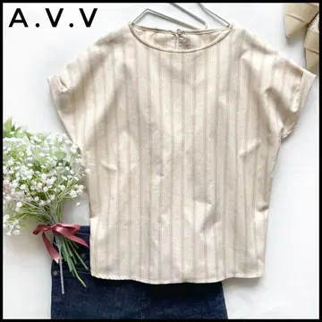 a.v.v 아베베 스트라이프 패턴 프렌치 슬리브 상의 블라우스