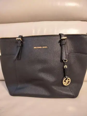 MICHAEL KORS 블랙 가죽 토트백