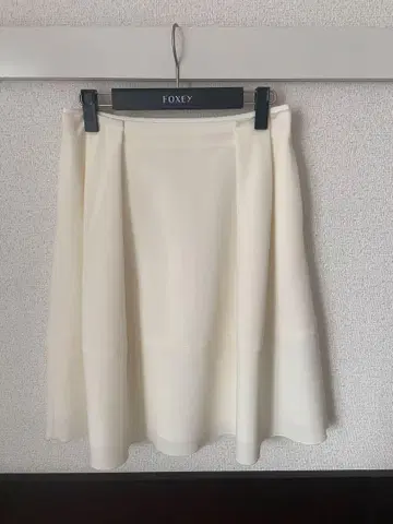 FOXEY 아이보리 스커트