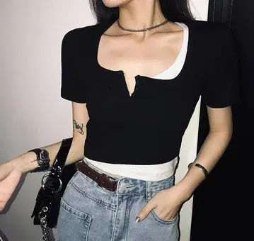 블랙 V넥 크롭 탑 반팔 티셔츠