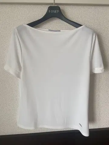 FOXEY NEW YORK 화이트 반팔 상의 38