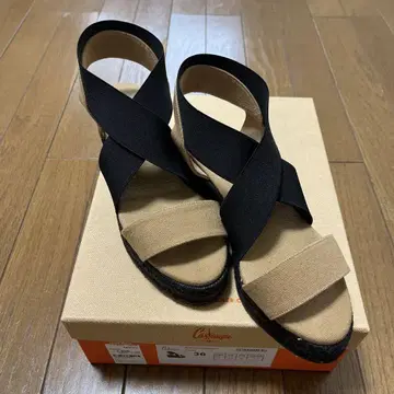 Castaner 카멜/블랙 웨지 샌들 36