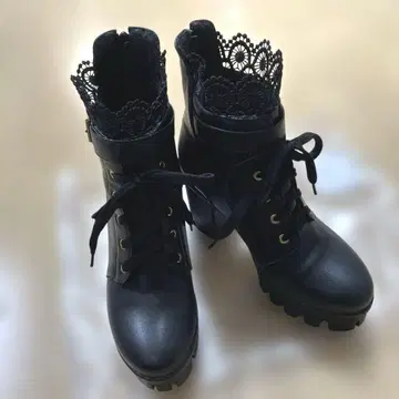 레이스 장식 블랙 부티