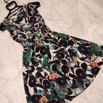 에제리 EGERIE 원피스 가지 패턴 드레이프 스트레치 V넥 야채