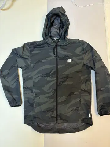 New Balance 카모플라쥬 자켓