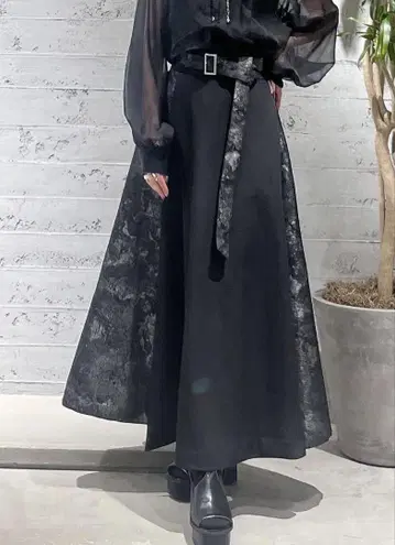 HARE 라메 자카드  Galak 절개 스커트 블랙