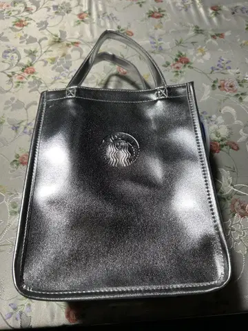 STARBUCKS 홀리데이 2023 쇼핑백 메탈릭 실버