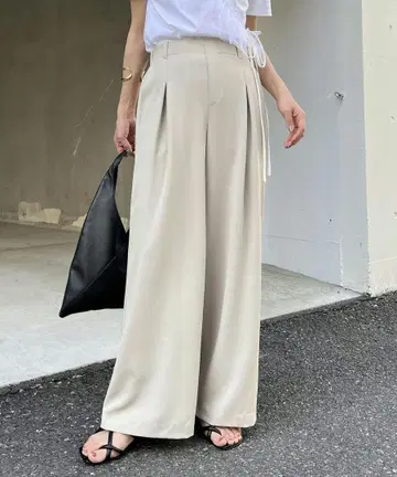 CAPRICIEUX LE'MAGE 2023 드로스트 팬츠 베이지