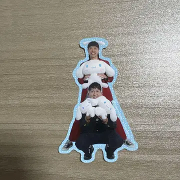 요시모토 만자이 극장 x 시나모롤 배터리즈