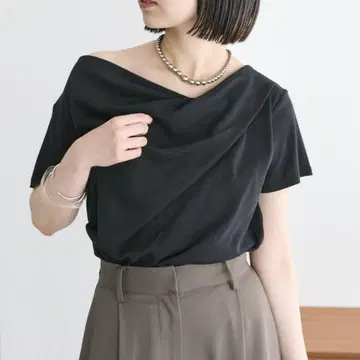오프숄 T셔츠