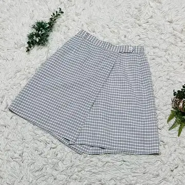 [마리끌레르] 숏팬츠 체크 무늬 스커트풍 골프웨어 화이트 L