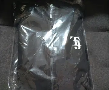Travis Japan VIISual 후드티
