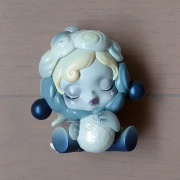 POPMART SKULL PANDA 스컬팬더 The moon