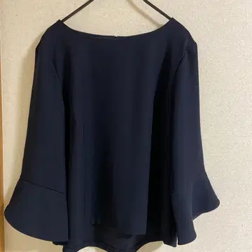 새상품급 앙타이틀 [세탁 가능] 플레어 슬리브 블라우스 사이즈 L~XL