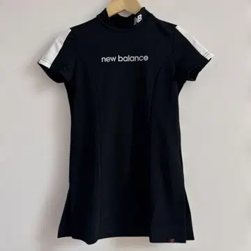 new balance 블랙 하이넥 골프 셔츠 원피스풍 S 사이즈