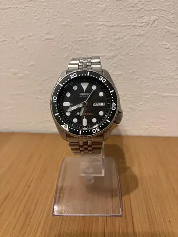 세이코 오토매틱 다이버 워치 200m 방수 SKX007K