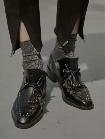 [새상품급] AMERI STUDS TASSEL LOAFER