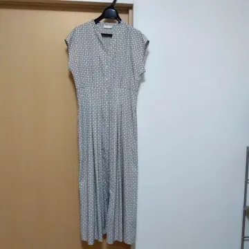 [볼지] 새상품급 모노그램 롱 플레어 원피스 베이지
