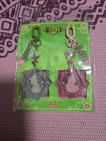 WICKED 페어 키링