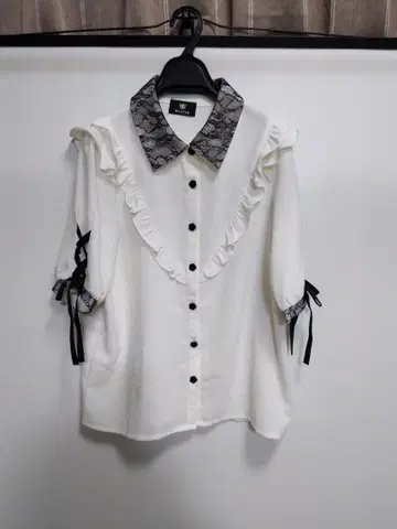 ROJITA 로지타 카라 레이스 5분 소매 리본 블라우스 양산형 지뢰계