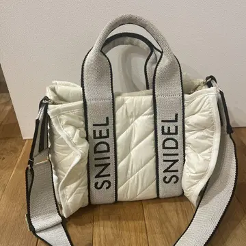 SNIDEL 퀼팅 숄더백 화이트