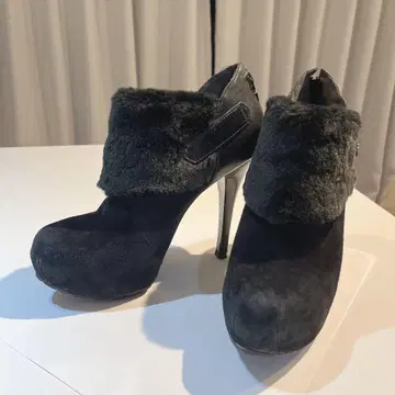 GUESS 부티 24.5cm (US 7.5) 블랙 스웨이드 느낌 하이힐