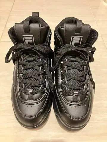 통굽 블랙 하이컷 스니커즈