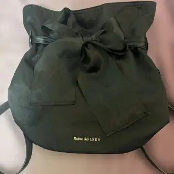 Maison de FLEUR 블랙 리본 백