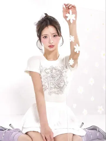Darich DR 비쥬 플라워 니트탑 WHT