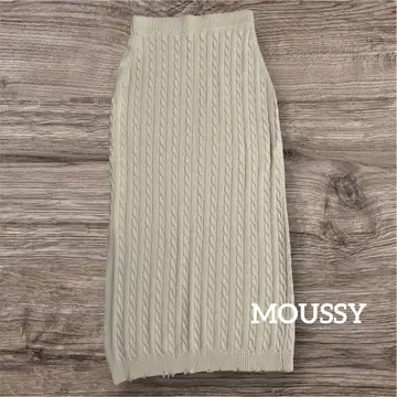 MOUSSY 케이블 짜임 니트 슬릿 타이트 스커트