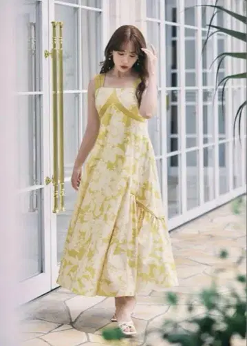Mallorca Back Ribbon Floral Dress 코지마 요나